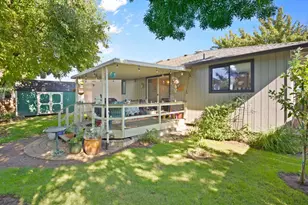 1813 Cascadia St, Medford, OR 97504 - Photo 19