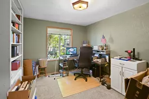 1813 Cascadia St, Medford, OR 97504 - Photo 15