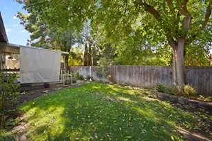1813 Cascadia St, Medford, OR 97504 - Photo 21