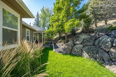 2525 NW 1st Street, Bend, OR 97703 - Photo 9