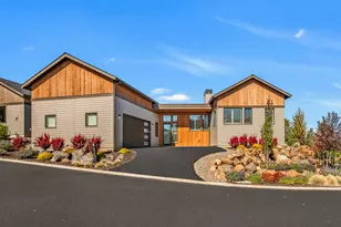 19211 Gateway Loop, Bend, OR 97702 - Photo 3