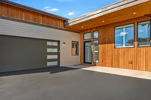 19211 Gateway Loop, Bend, OR 97702 - Photo 3