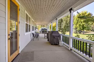 18200 Williams Hwy, Williams, OR 97544 - Photo 9