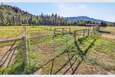 18200 Williams Highway, Williams, OR 97544 - Photo 93