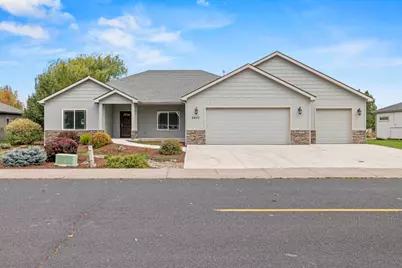 2937 Front Street, Klamath Falls, OR 97601 - Photo 1