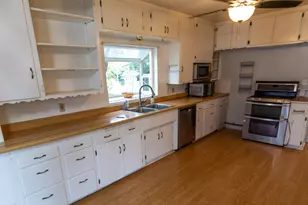 419 E Main St, Rogue River, OR 97537 - Photo 9