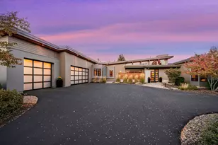 61612 Hosmer Lake Dr, Bend, OR 97702 - Photo 3