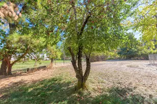 165 Sunbeam Cir, Merlin, OR 97532 - Photo 45