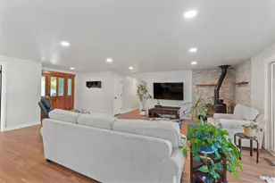 165 Sunbeam Cir, Merlin, OR 97532 - Photo 11