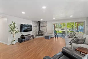 165 Sunbeam Cir, Merlin, OR 97532 - Photo 9