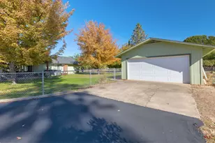 165 Sunbeam Cir, Merlin, OR 97532 - Photo 33