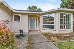 1822 Sarah Way, Medford, OR 97501 - Photo 5