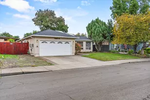 1822 Sarah Way, Medford, OR 97501 - Photo 3