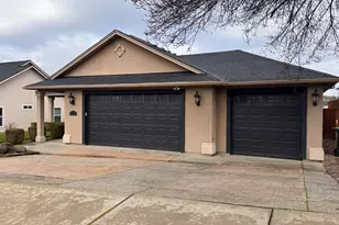 1231 Poppy Ridge Dr, Eagle Point, OR 97524 - Photo 3