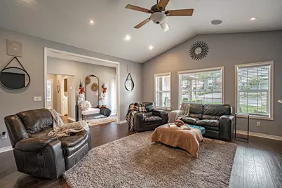 1231 Poppy Ridge Drive, Eagle Point, OR 97524 - Photo 9