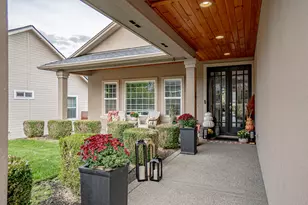 1231 Poppy Ridge Dr, Eagle Point, OR 97524 - Photo 3