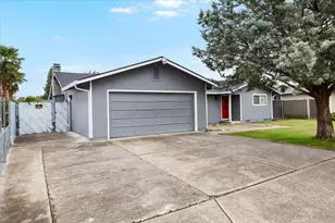 920 N 10th St, Central Point, OR 97502 - Photo 23