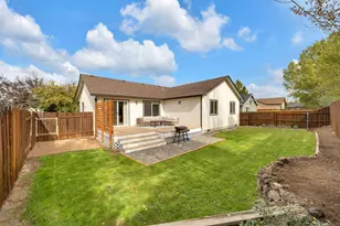 21347 Starling Dr, Bend, OR 97701 - Photo 7