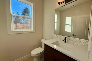 61429 SE Daybreak Ct, Bend, OR 97702 - Photo 9
