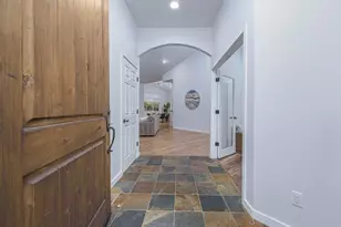 19442 Chip Shot Ln, Bend, OR 97702 - Photo 9