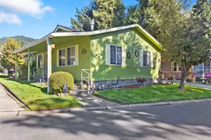 206 NW Creekside Dr, Grants Pass, OR 97526 - Photo 1