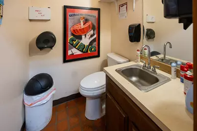 220 W Cascade Avenue, Sisters, OR 97759 - Photo 23