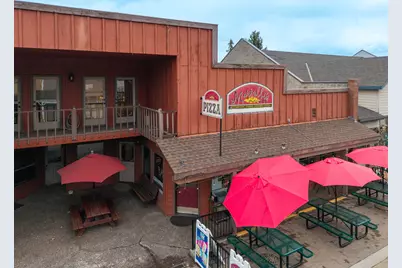 220 W Cascade Avenue, Sisters, OR 97759 - Photo 3