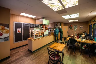 220 W Cascade Avenue, Sisters, OR 97759 - Photo 5