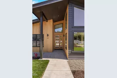 391 Clinton Street, Ashland, OR 97520 - Photo 3