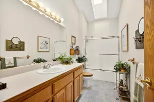 250 Cambridge Dr, Grants Pass, OR 97526 - Photo 15