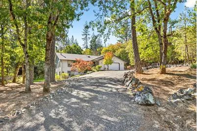 250 Cambridge Drive, Grants Pass, OR 97526 - Photo 31