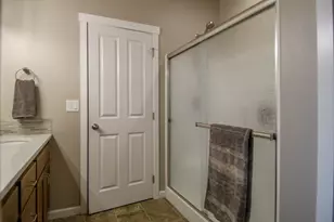 2745 SW 32nd St, Redmond, OR 97756 - Photo 29