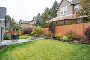 2745 SW 32nd St, Redmond, OR 97756 - Photo 3