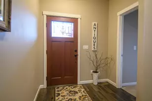2745 SW 32nd St, Redmond, OR 97756 - Photo 9