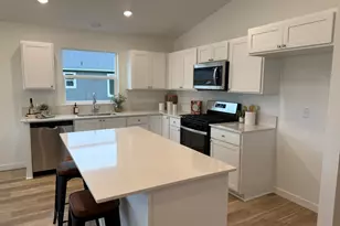 590 NE Arnold St, Madras, OR 97741 - Photo 3