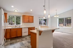 60026 Turquoise Rd, Bend, OR 97702 - Photo 13