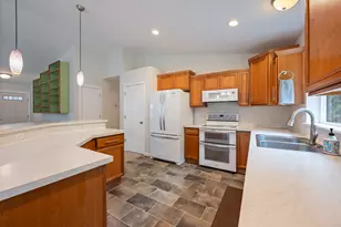 60026 Turquoise Rd, Bend, OR 97702 - Photo 11