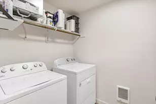 3246 NW 9th St, Redmond, OR 97756 - Photo 15