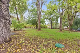 335 Tavis Dr, Merlin, OR 97532 - Photo 23