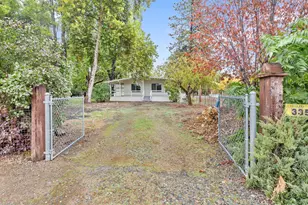 335 Tavis Dr, Merlin, OR 97532 - Photo 3