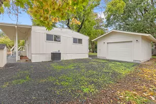 335 Tavis Dr, Merlin, OR 97532 - Photo 17