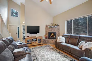 19580 SW Century Dr, Bend, OR 97702 - Photo 3