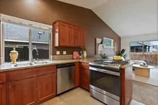 3204 Northeast Spring Creek Place, Bend, OR 97701 - Photo 7