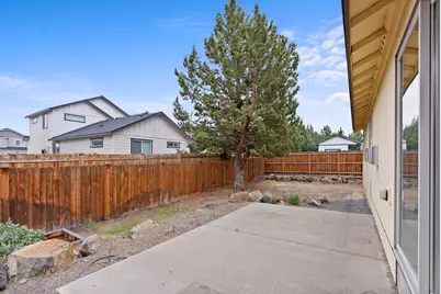 3204 NE Spring Creek Place, Bend, OR 97701 - Photo 17