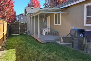 1297 NE 3rd St, Redmond, OR 97756 - Photo 3