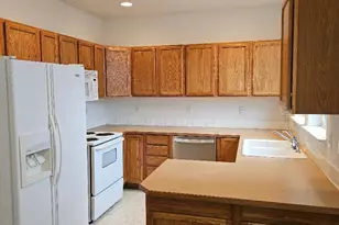 1297 NE 3rd St, Redmond, OR 97756 - Photo 9