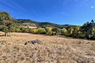 271 Cove Rd, Ashland, OR 97520 - Photo 17