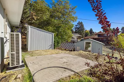 2050 Auburn Street, Klamath Falls, OR 97601 - Photo 35