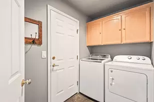 2987 NE Oakley Ct, Bend, OR 97701 - Photo 13