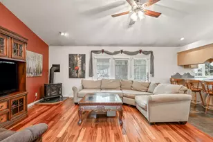 2987 NE Oakley Ct, Bend, OR 97701 - Photo 3
